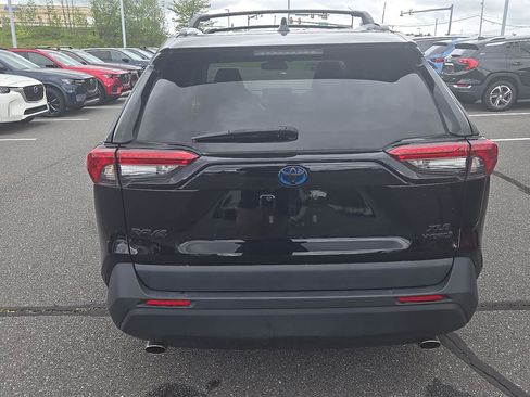 Used 2022 Toyota RAV4 XLE w/ Convenience Package image 5