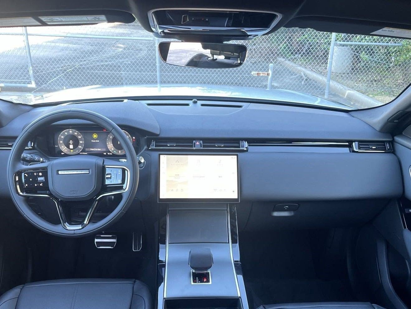 Used 2025 Land Rover Range Rover Velar Dynamic SE AWD/4WD image 12