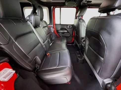 Used 2020 Jeep Wrangler Unlimited Sahara image 25