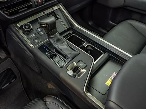 Used 2024 Lexus GX 550 w/ Accessory Package (Z1) AWD/4WD image 28