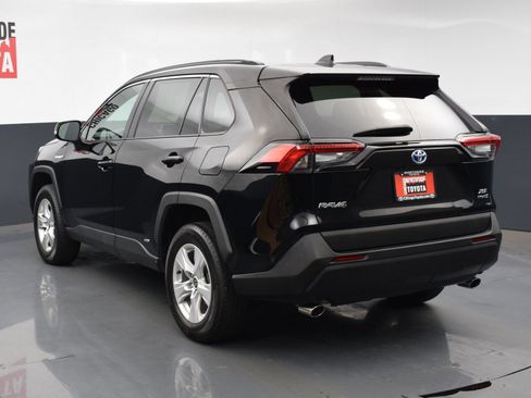 Used 2021 Toyota RAV4 XLE w/ Convenience Package AWD/4WD image 3