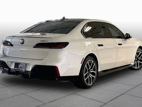 Used 2024 BMW i7 eDrive50 w/ M Sport Package RWD image 12
