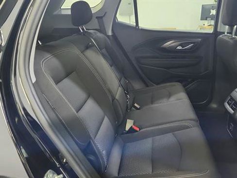 Used 2023 GMC Terrain SLE image 25