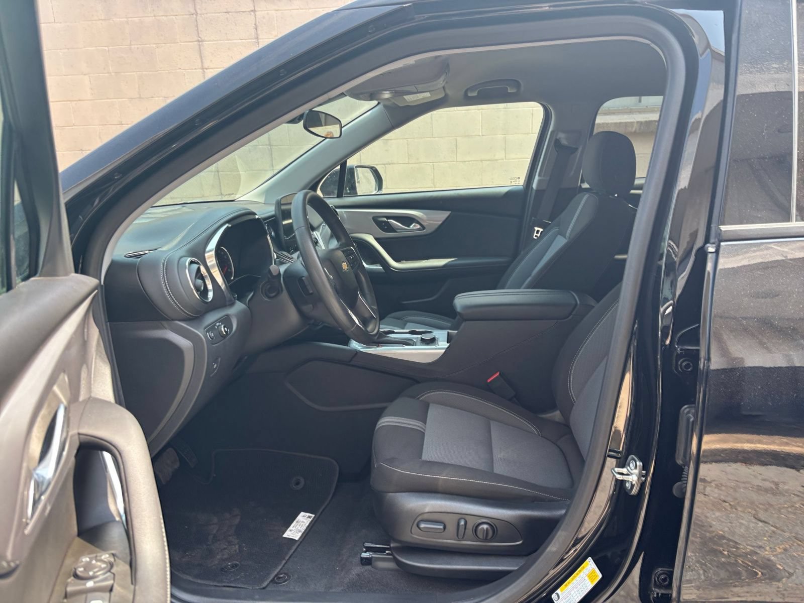 Used 2026 Chevrolet Blazer LT FWD image 28