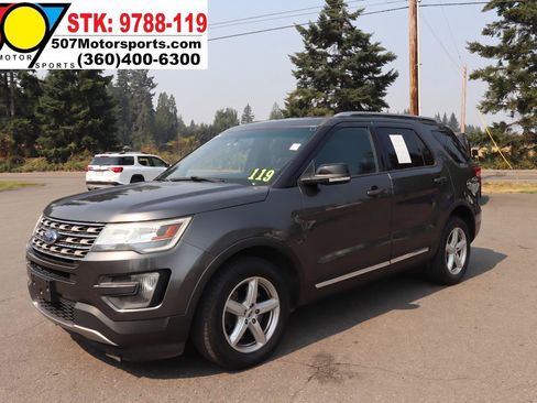 Used 2016 Ford Explorer XLT AWD/4WD image 3