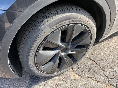 Used 2024 Tesla Model Y Long Range image 11