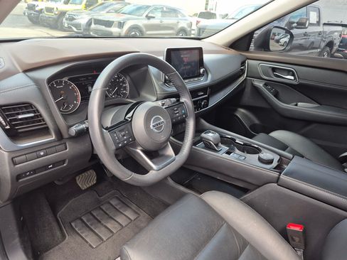 Used 2021 Nissan Rogue SL AWD/4WD image 16