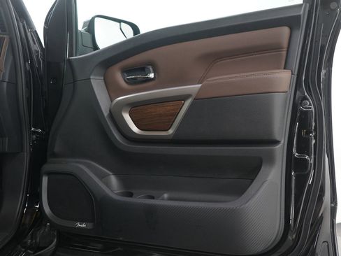 Used 2022 Nissan Titan Platinum Reserve w/ Moonroof Package image 9