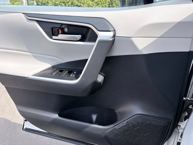 Used 2019 Toyota RAV4 XLE w/ Convenience Package AWD/4WD image 13