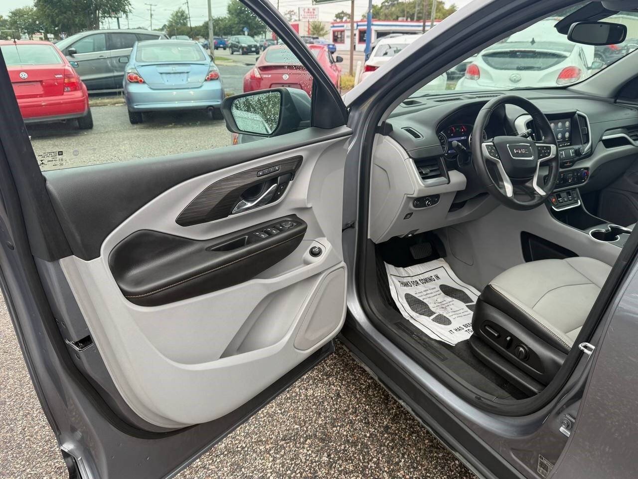 Used 2020 GMC Terrain SLT w/ Preferred Package FWD image 11