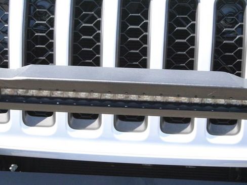 Used 2022 Jeep Wrangler Unlimited Rubicon 4xe AWD/4WD image 4