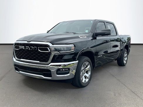 Used 2025 RAM 1500 Big Horn AWD/4WD image 3
