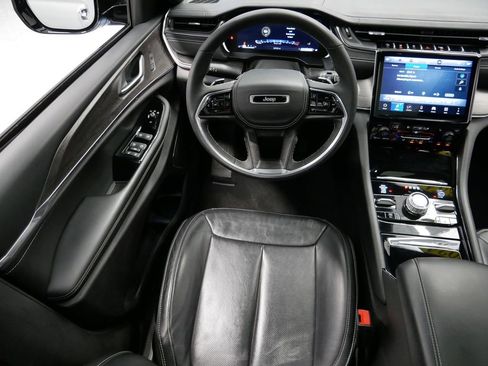 Certified 2024 Jeep Grand Cherokee L Overland w/ Trailer Tow Package image 19