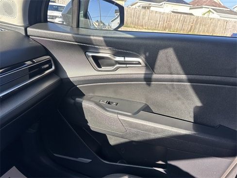 Used 2023 Kia Sportage LX image 25