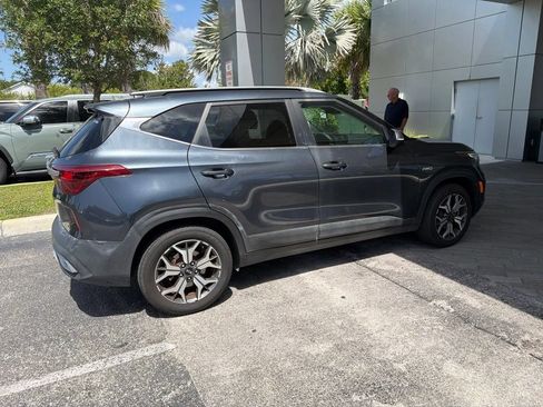 Used 2021 Kia Seltos EX AWD/4WD image 3