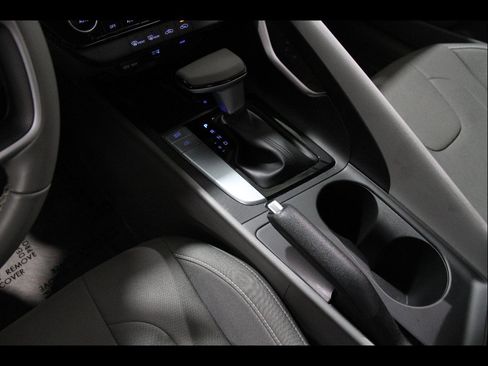 Certified 2025 Hyundai Elantra Sport FWD image 14