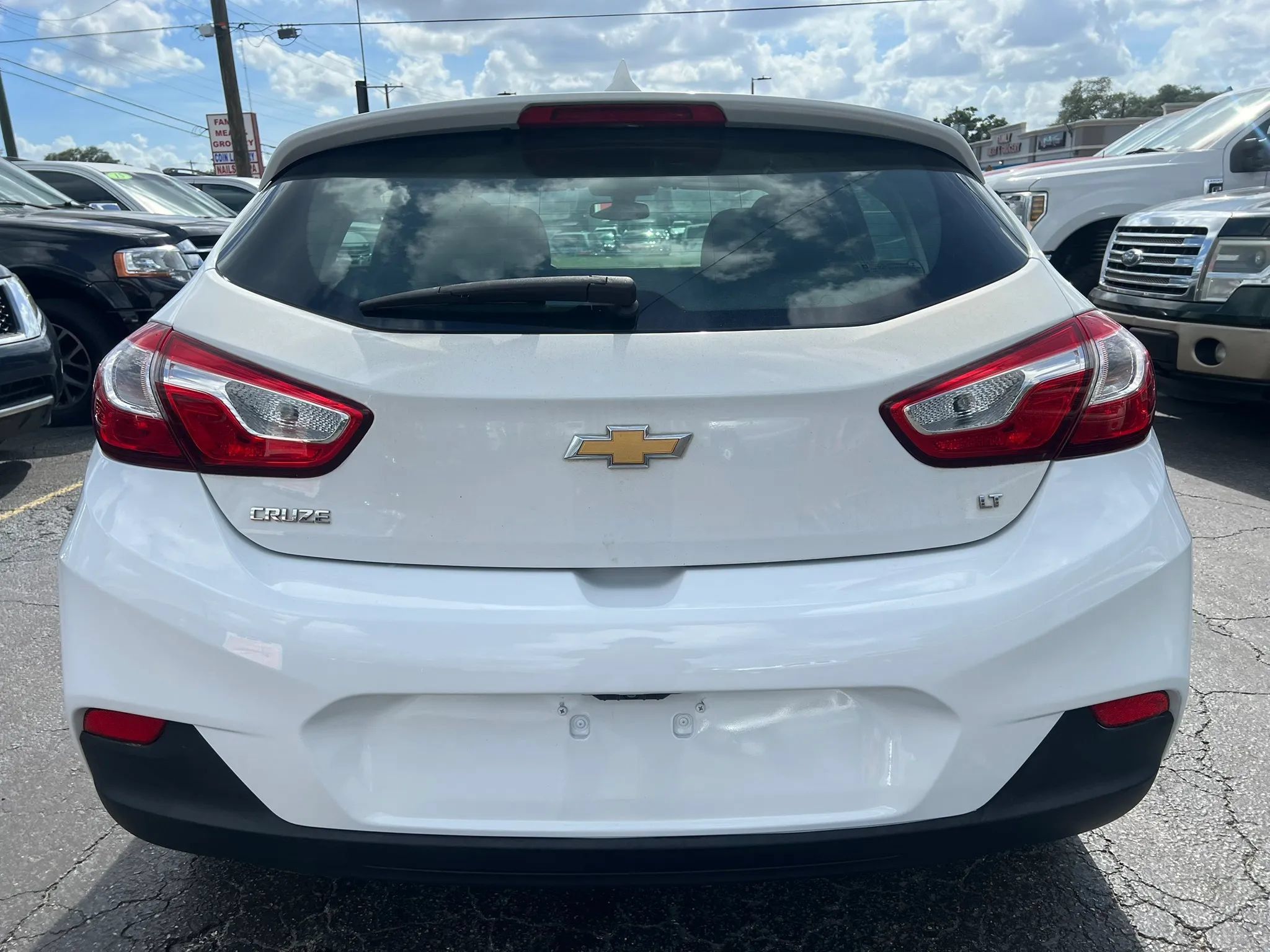 Used 2018 Chevrolet Cruze LT w/ Convenience Package FWD image 6