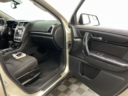 Used 2014 GMC Acadia SLE FWD image 36