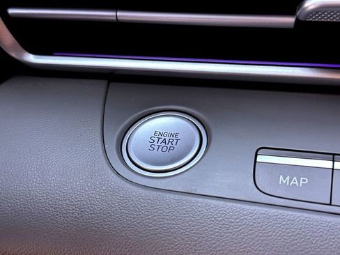 Used 2024 Hyundai Elantra SEL w/ Convenience Package image 15