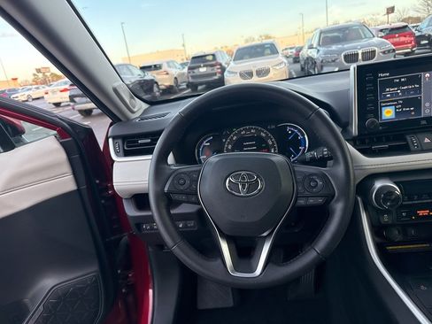 Used 2021 Toyota RAV4 Limited image 15