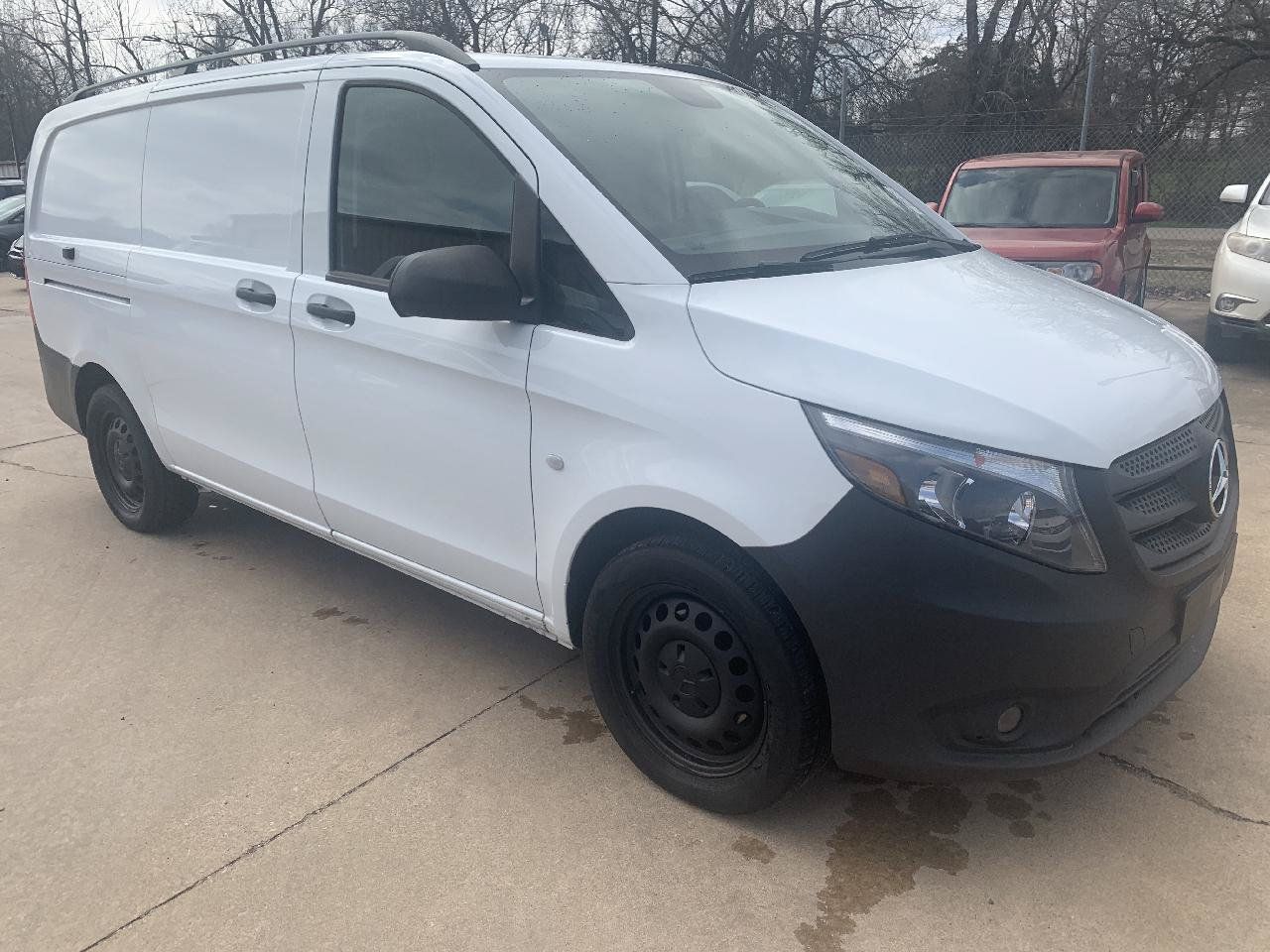 Used 2016 Mercedes-Benz Metris image 3