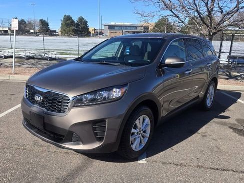 Used 2019 Kia Sorento AWD image 3