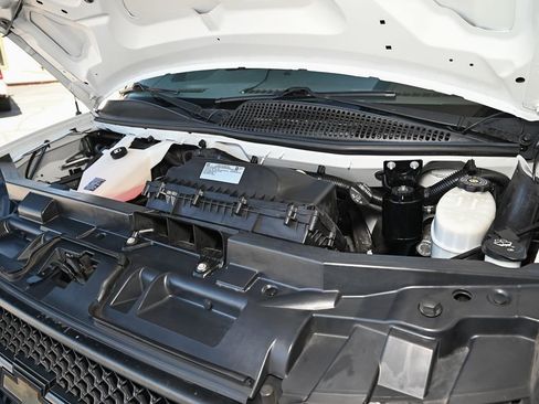 Used 2021 Chevrolet Express 2500 RWD image 13