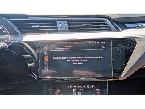 Used 2023 Audi e-tron Chronos image 25