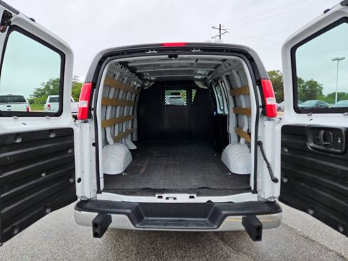 Used 2025 GMC Savana 2500 w/ Driver Convenience Package RWD image 20