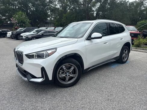Used 2025 BMW X1 xDrive28i AWD/4WD image 3