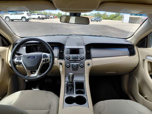 Used 2018 Ford Taurus SE FWD image 13