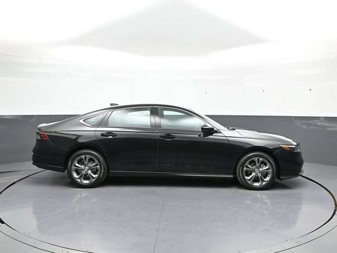 Certified 2023 Honda Accord EX image 5