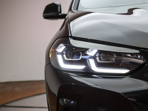 Used 2025 BMW X4 xDrive30i w/ Premium Package image 5