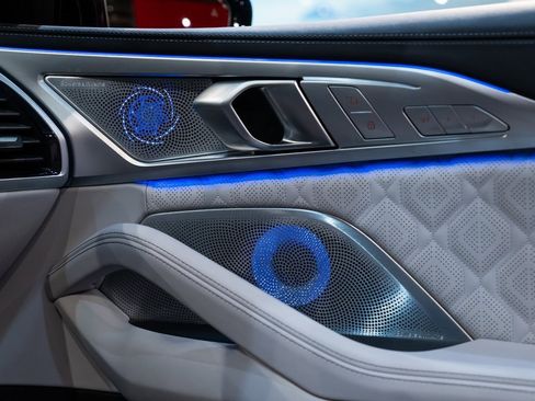 Used 2024 BMW M8 Competition image 32