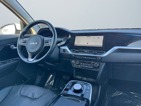 Used 2022 Kia Niro EX Premium w/ Cold Weather Package image 14