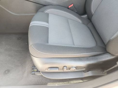Used 2025 Chevrolet Blazer LT FWD image 23