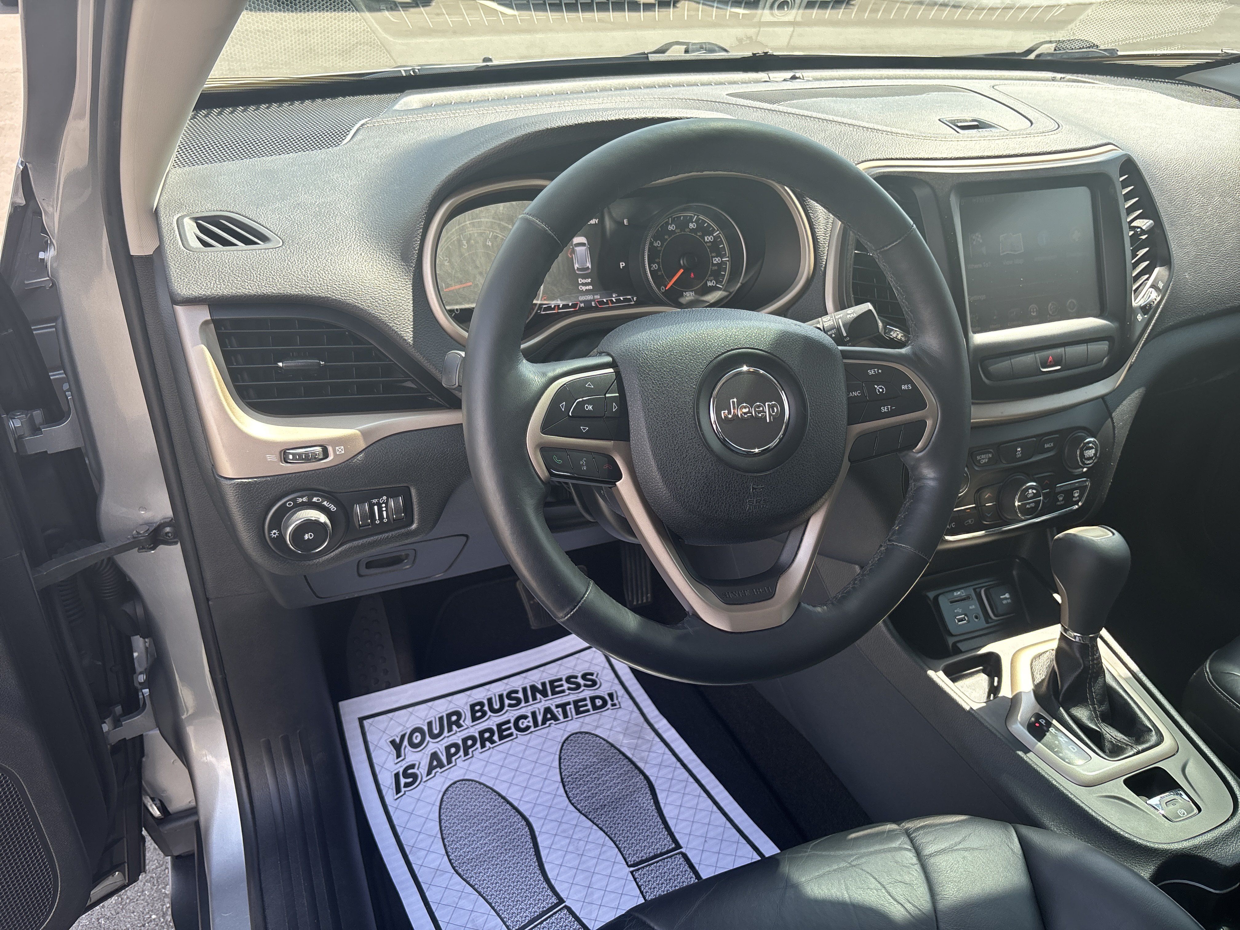 Used 2015 Jeep Cherokee Limited FWD image 14