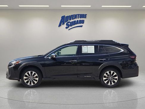 Used 2023 Subaru Outback Touring AWD/4WD image 4