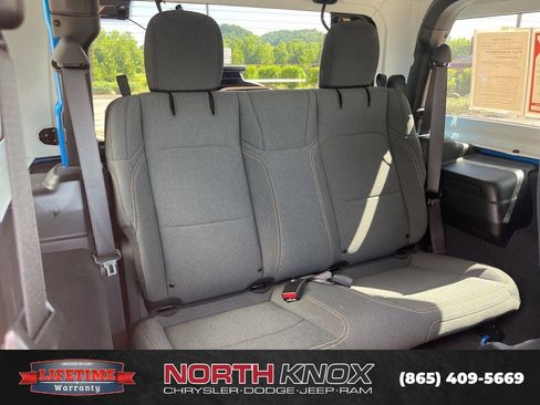 Used 2025 Jeep Wrangler Sport AWD/4WD image 19