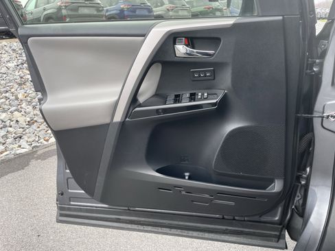 Used 2017 Toyota RAV4 Limited w/ Advanced Technology Package image 15