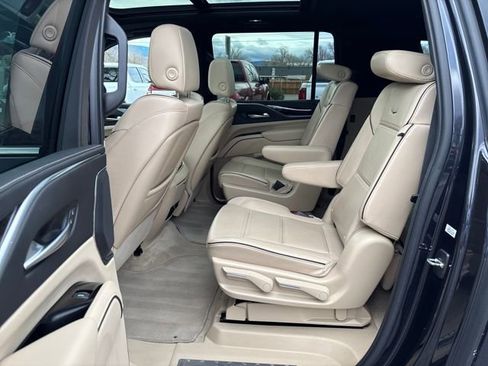 Certified 2023 Cadillac Escalade ESV Premium Luxury w/ Performance Package image 28