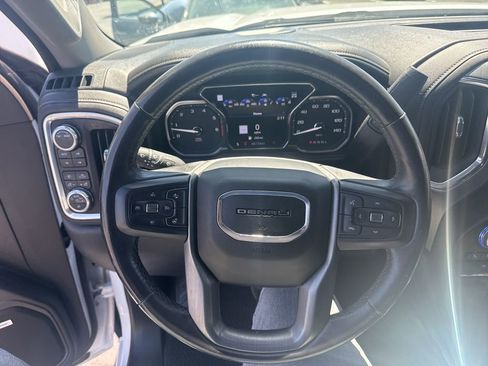 Used 2022 GMC Sierra 1500 Denali w/ Denali Premium Package AWD/4WD image 8