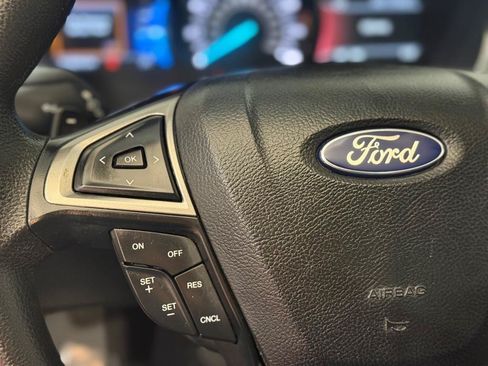 Used 2017 Ford Fusion SE w/ Fusion SE Technology Package FWD image 22