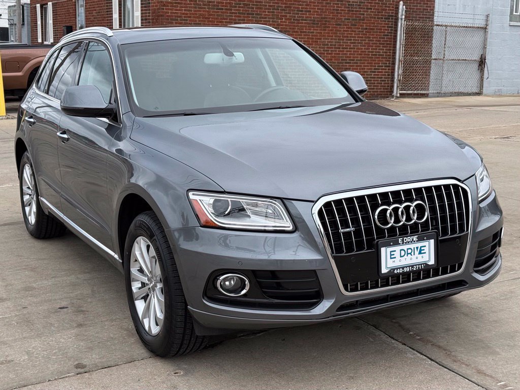 Used 2016 Audi Q5 2.0T Premium Plus w/ Technology Package AWD/4WD image 3