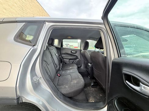 Used 2018 Jeep Compass Sport w/ Cold Weather Group AWD/4WD image 11