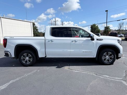 Used 2026 GMC Sierra 1500 SLT AWD/4WD image 4