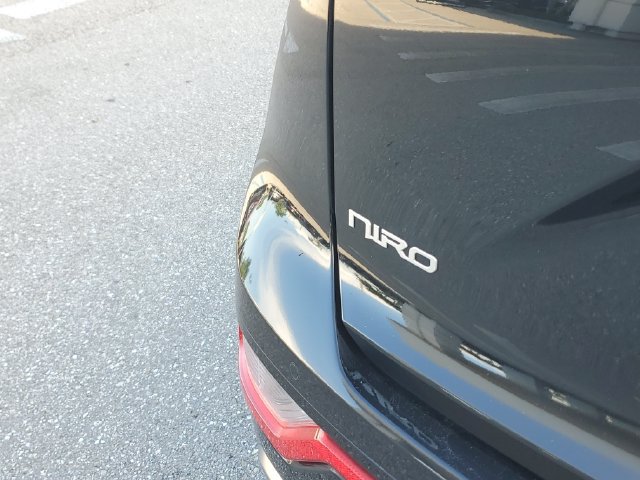 Certified 2024 Kia Niro EX Touring FWD image 8