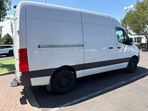 Used 2025 Mercedes-Benz Sprinter 2500 image 11