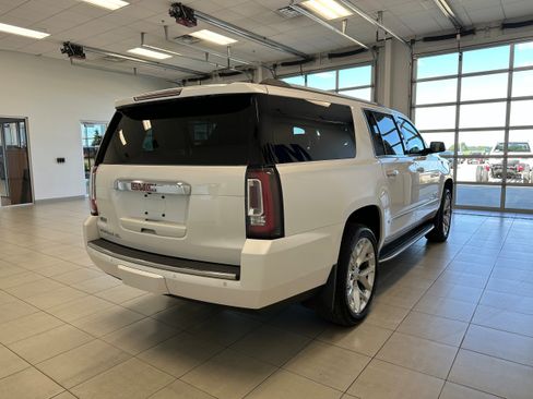 Used 2018 GMC Yukon XL Denali w/ Open Road Package AWD/4WD image 5