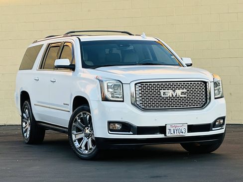Used 2015 GMC Yukon XL Denali w/ Premium Package AWD/4WD image 1